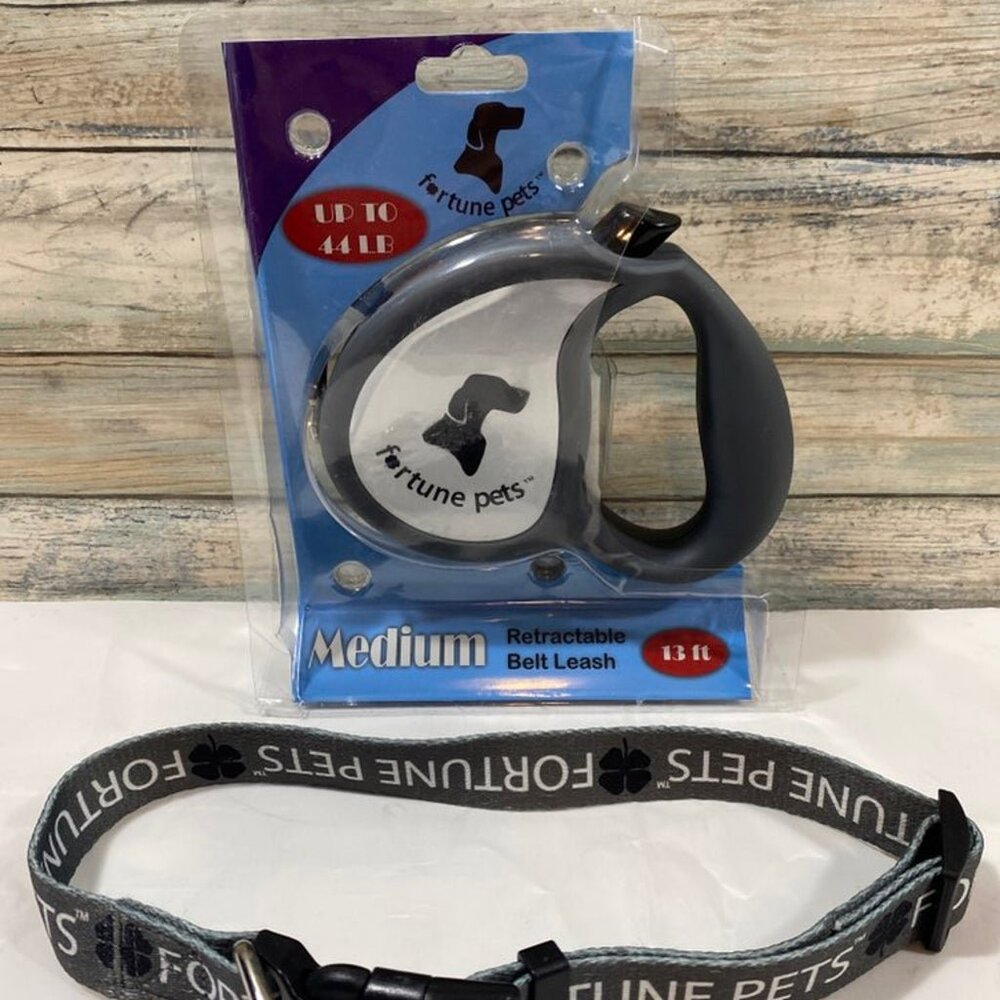 Fortune Pets medium retractable belt leash, suitable for pets up to 44 lbs.